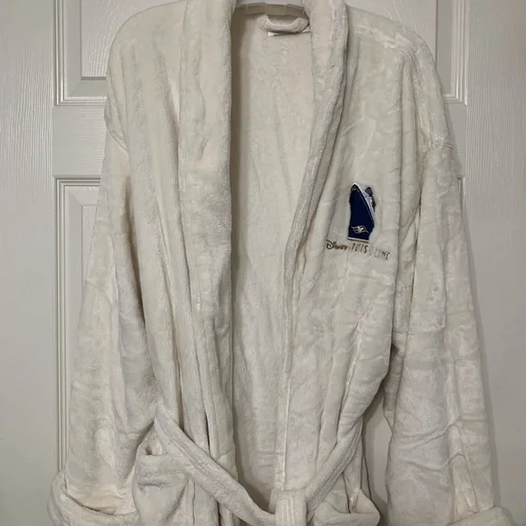 New Disney Cruise Line Plush Robe Cream or Off-white color NWOT - Picture 1 of 4